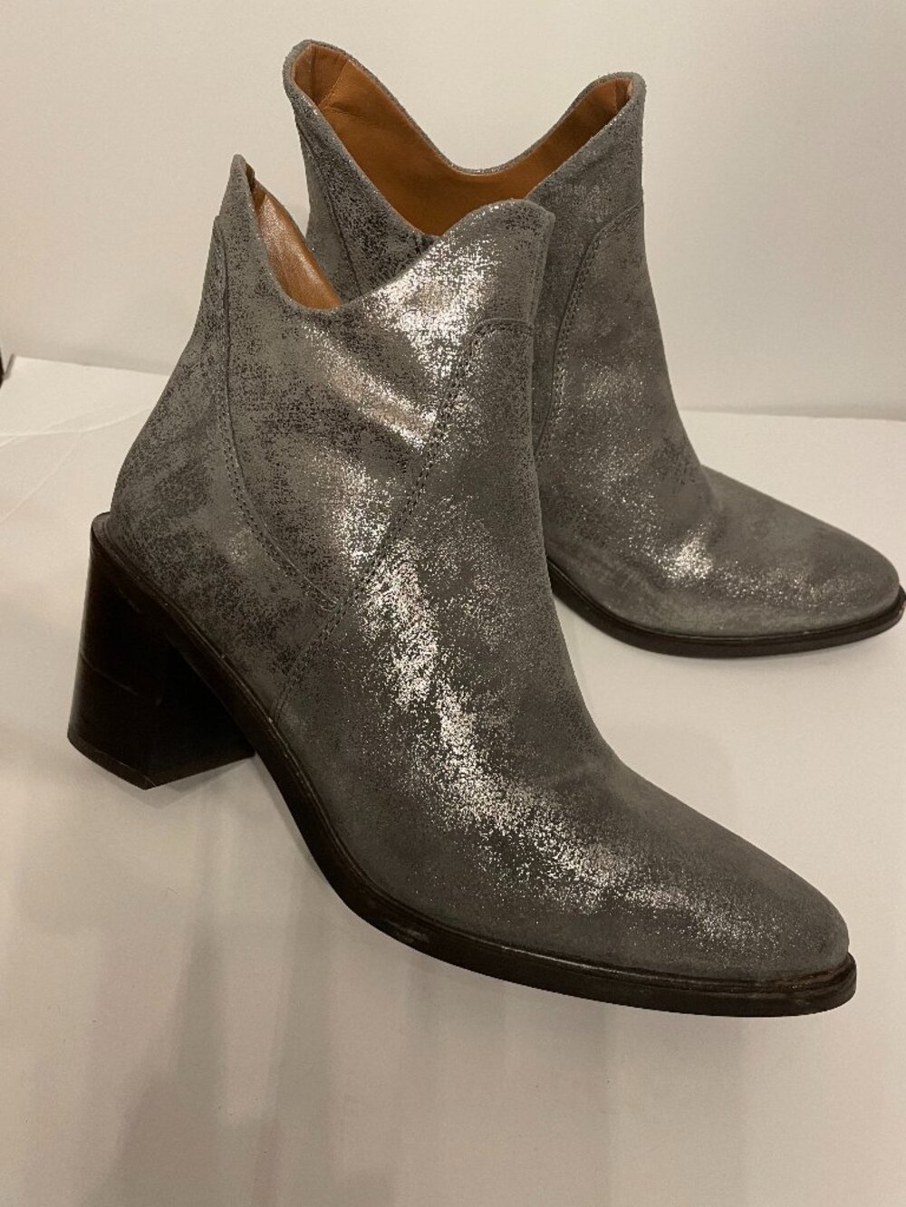 Seychelles "Pretty Little Bird" leather booties, size 9